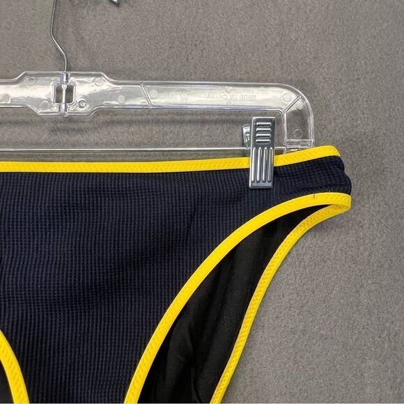 Small pocket in rear Ralph Lauren bikini bottom - Picture 6 of 14